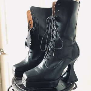 "Underground Shoes" vintage Goth coffin boots.
